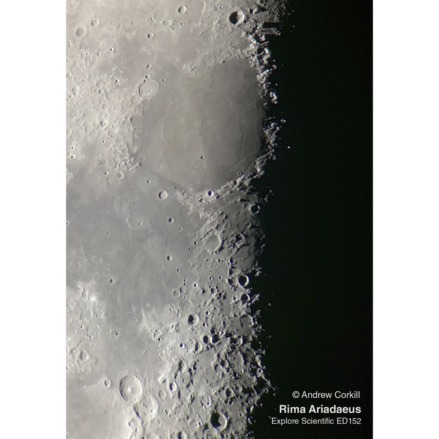 Explore Scientific 152mm f/8 Air-Spaced Triplet Apochromat Refractor – Carbon-Fiber OTA with 3.3" Focuser & 2" Diagonal (TED15208CF-HEX33)