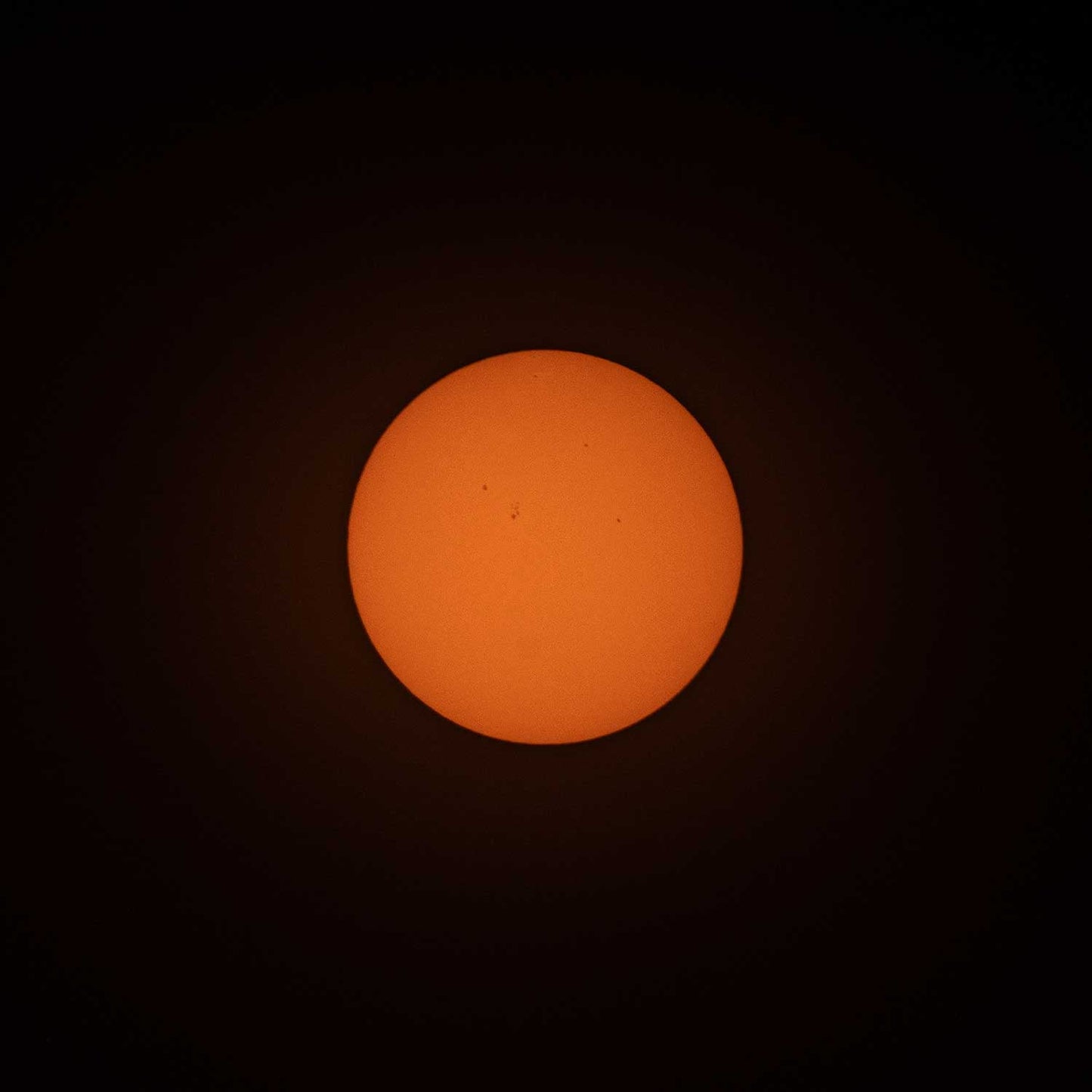 Explore Scientific FirstLight 80 mm Carbon-Fiber Telescope with Solar Filter + iEXOS-100 GoTo Mount (ES-FLAR80640CF-IEXOS)