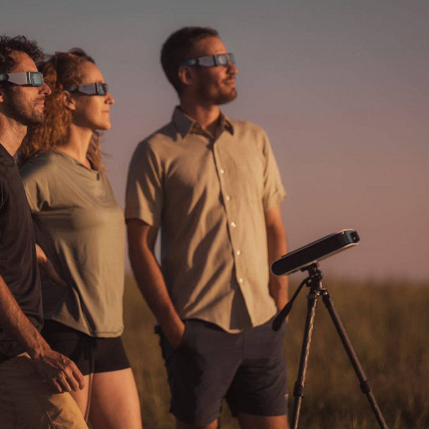 Vaonis Hestia Smartphone-Based Telescope with Full-Size Tripod and Solar Filter ES-HESTIAPREMIUM-C