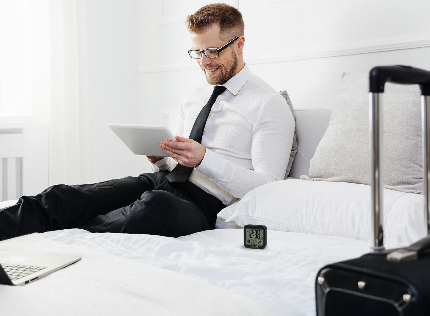 Explore Scientific Travel Alarm with Radio-Controlled Clock and Indoor Temperature Display RDC1008