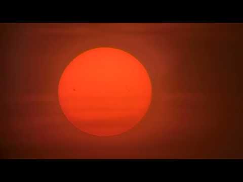 Hestia Smartphone-Based Telescope with Full-Size Tripod and Solar Filter